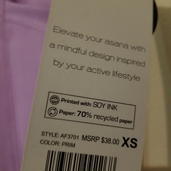 NWT Lilac pocket leggings - Picture 3 of 4